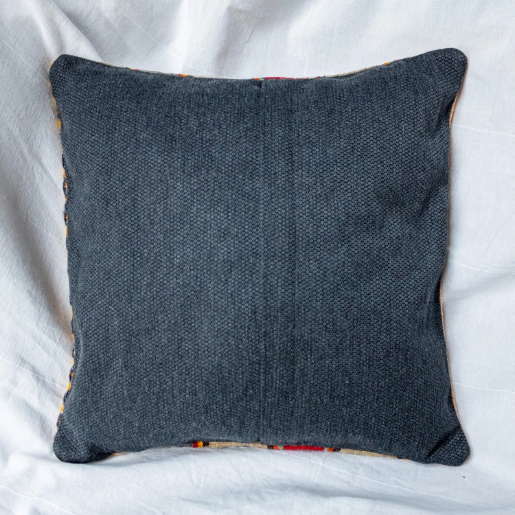 Wełniany kilim o wymiarach 40x40 cm
