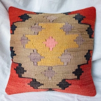 Pomarańczowa poszewka na poduszkę kilim