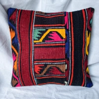 Wzorzysta turecka poszewka na poduszkę kilim