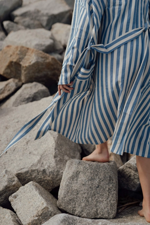 kimono szlafrok lniany bawełniany biało niebieskie paski unisex