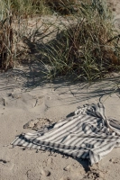 idealny minimalistyczny ręcznik na plażę
