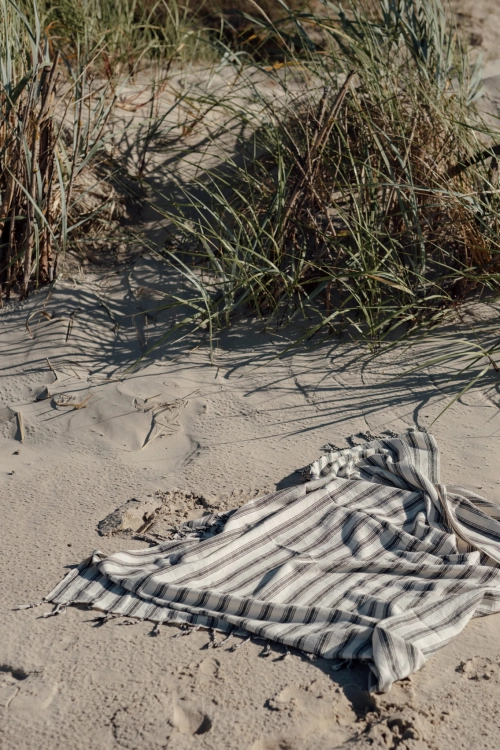 idealny minimalistyczny ręcznik na plażę