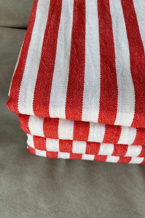 ręcznik na plaże czerwony