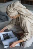 Kimono Sakin w kolorze beżowym o naturalnej lnianej teksturze